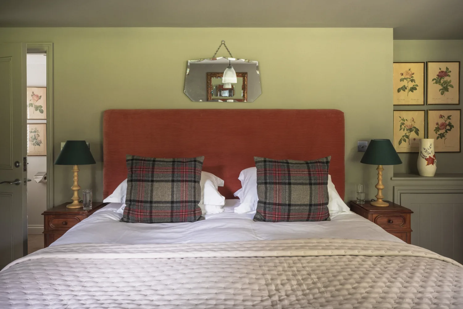 Meadowsweet ensuite at The Return to Self Retreat